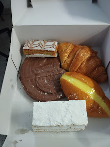 Pastelería Reyes - foto 2